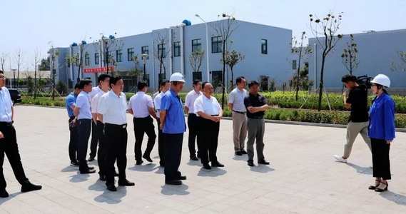 省工信厅一级巡视员罗新军一行到薛城园区调研 