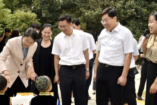 童心爱祖国，民族一家亲——薛城区幼儿国庆大联欢活动