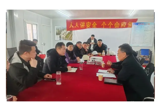 区工信局开展“百日攻坚”专项行动督导检查