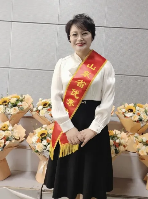 薛城区双语实验小学副校长渠玲