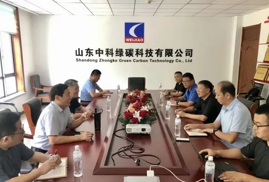 薛城经济开发区管委会副主任孙学松一行到中科绿碳公司调研